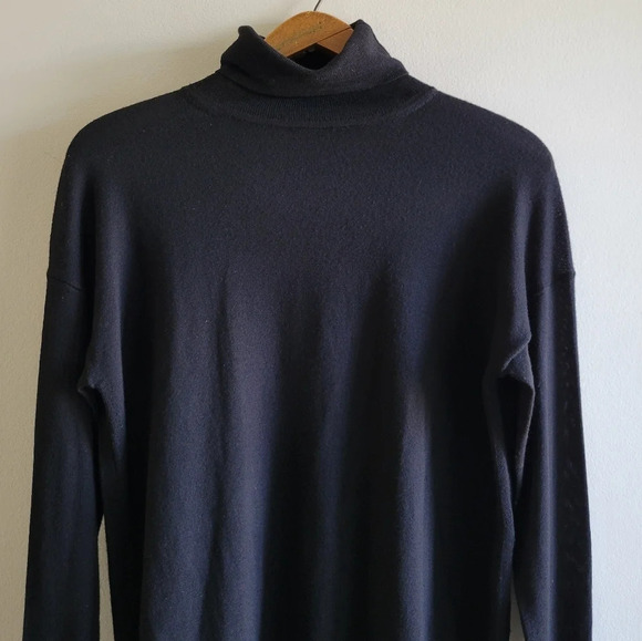 Babaton Lightweight 100% Wool Long Sleeve  Turtleneck - XS - Picture 3 of 12